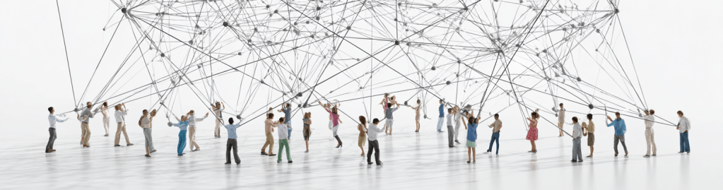 Gruppierung von Menschen, die Netzlinien halten und ziehen, was Zusammenarbeit und Vernetzung symbolisiert.